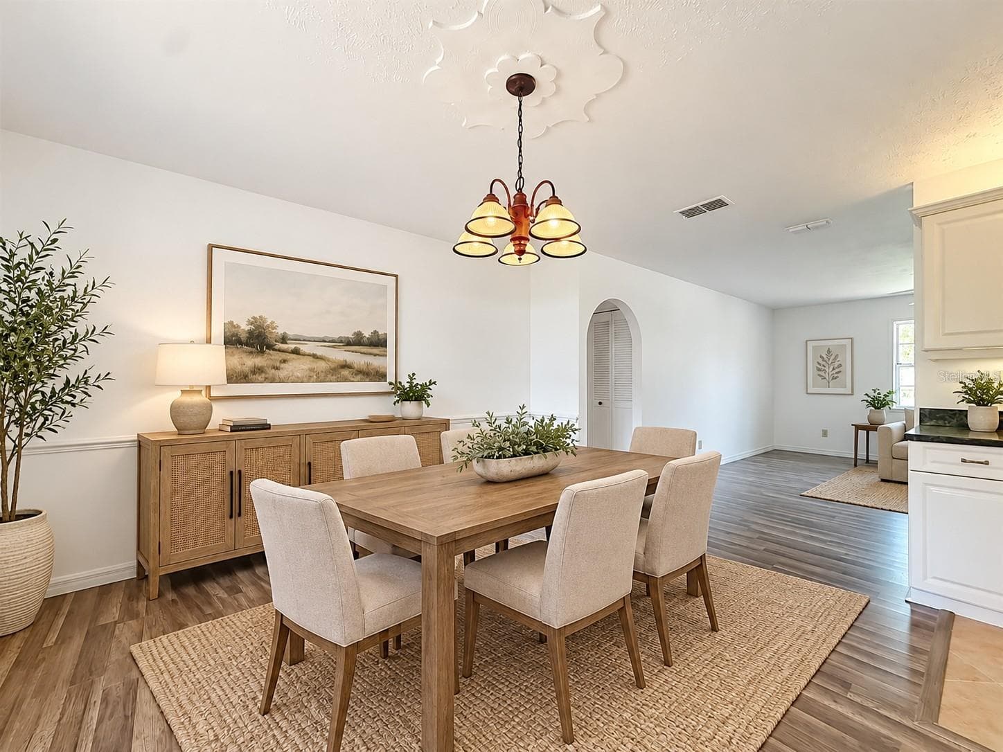 Virtual Staging - 707 NE 46TH CT, OCALA