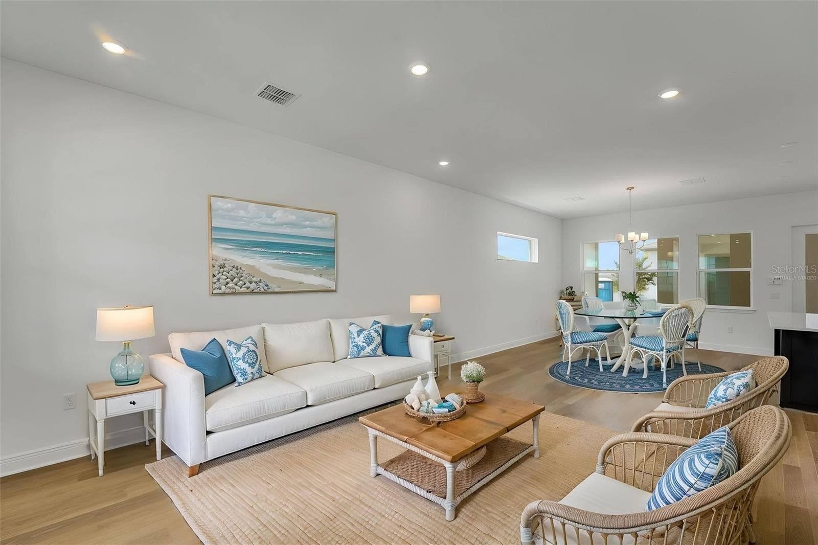 Virtually Staged - 9865 PEEBLES ST, ORLANDO
