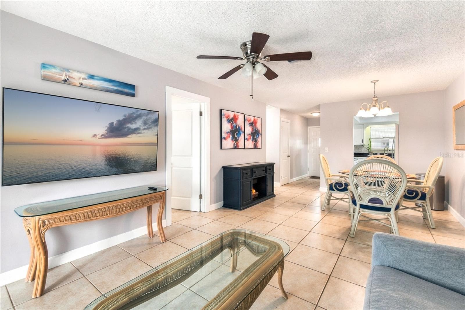 Condominium at 676 PARK CIR, BRADENTON, photo 3 of 27