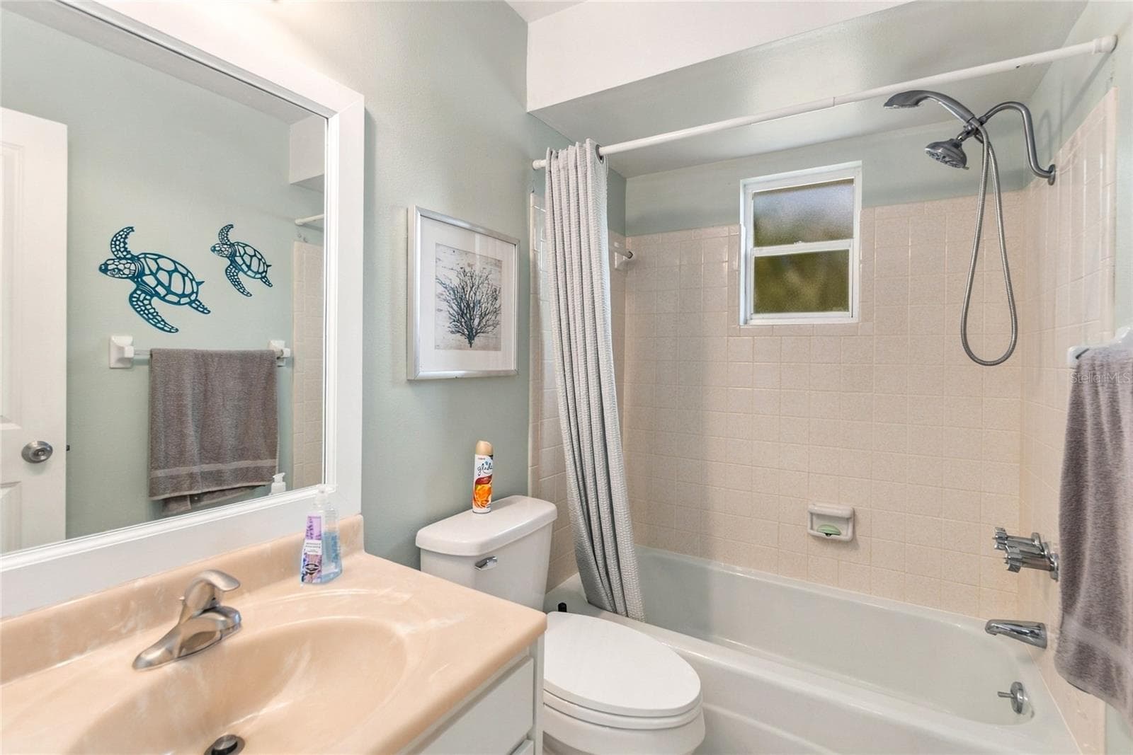 Condominium at 676 PARK CIR, BRADENTON, photo 13 of 27