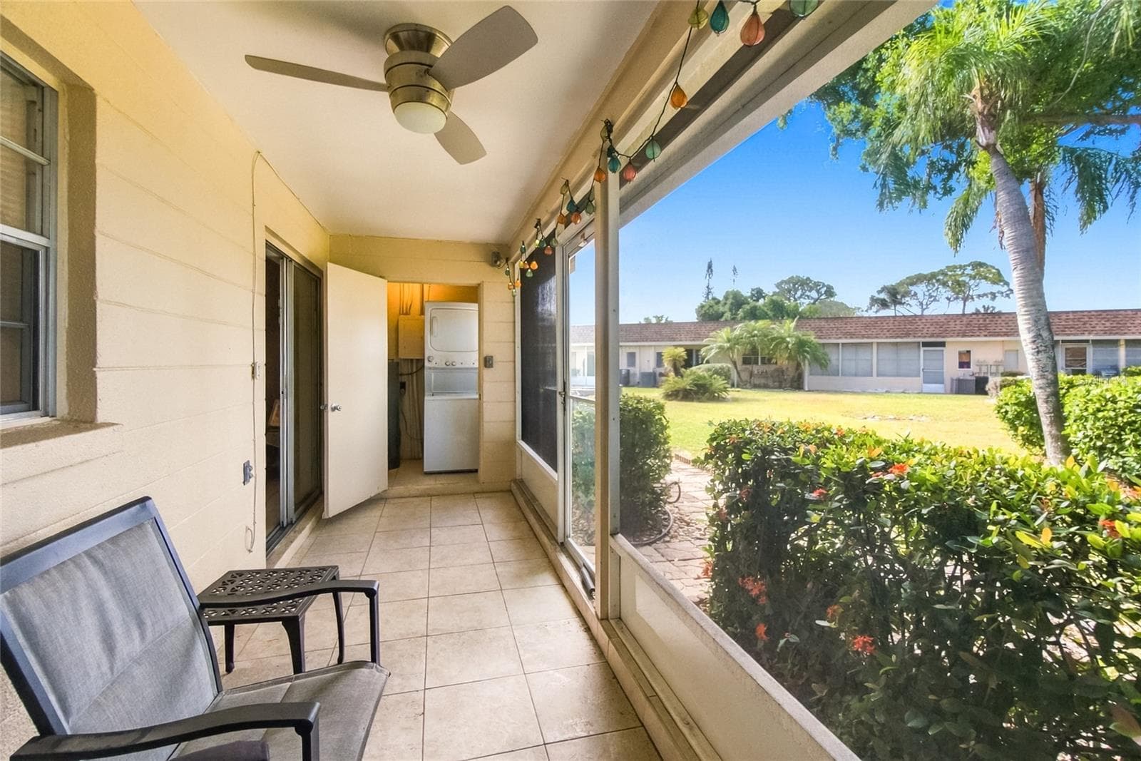 Condominium at 676 PARK CIR, BRADENTON, photo 14 of 27