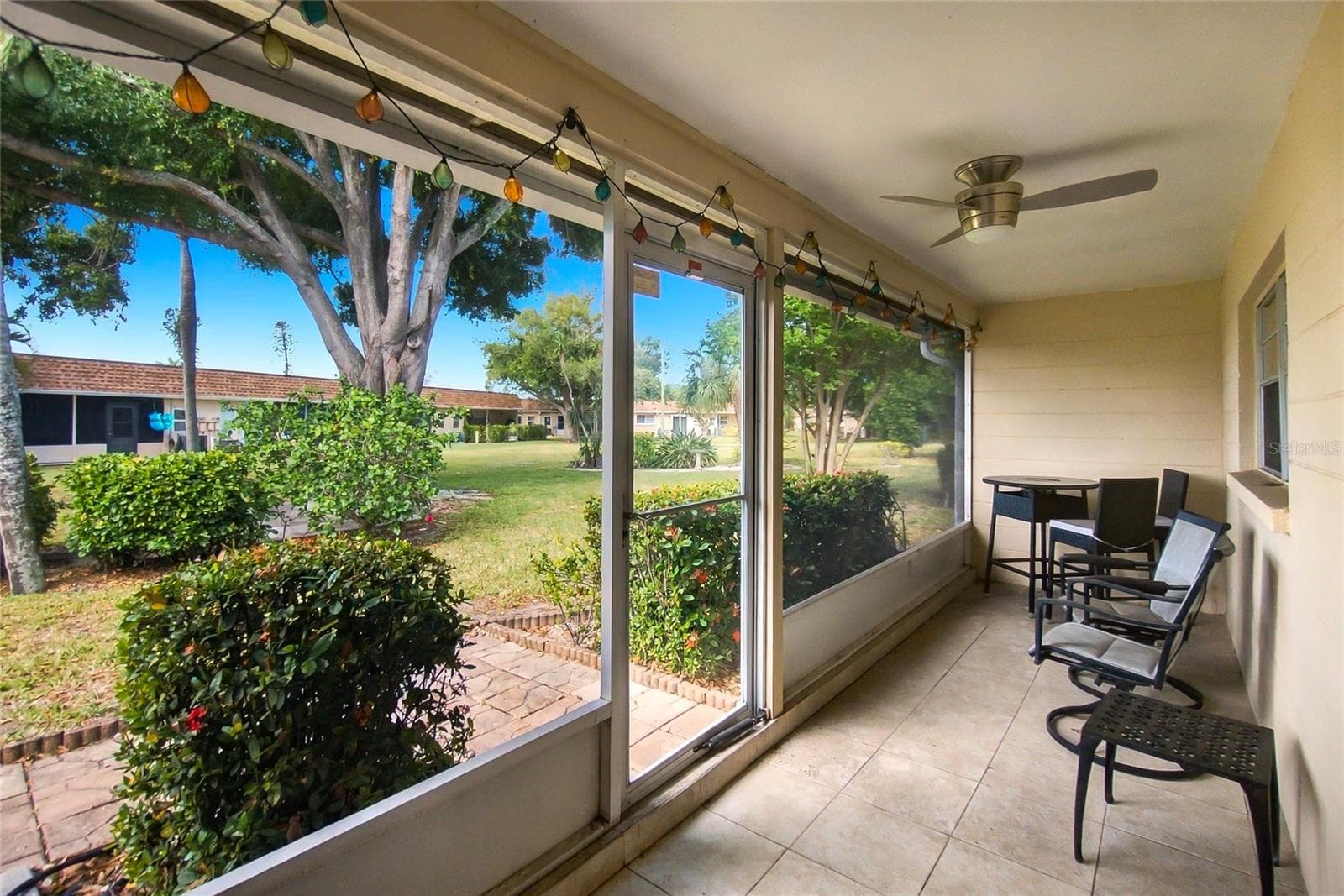 Condominium at 676 PARK CIR, BRADENTON, photo 15 of 27