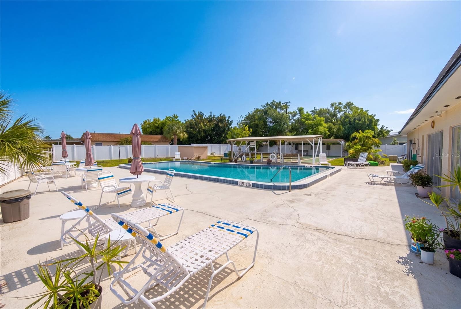 Condominium at 676 PARK CIR, BRADENTON, photo 19 of 27