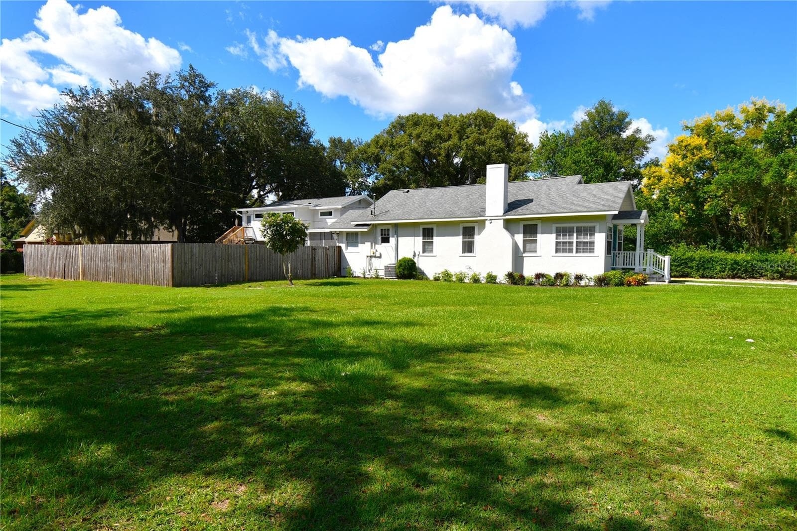 Side of House - 1245 N ALEXANDER ST, MOUNT DORA