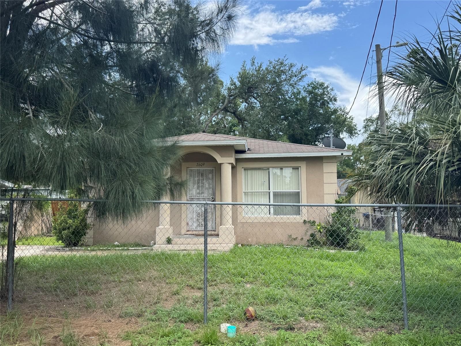 2609 E EMMA ST