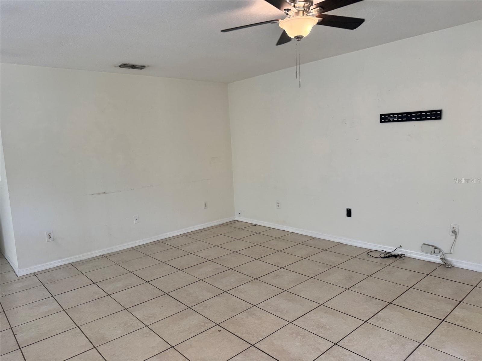Single Family Residence at 2609 E EMMA ST, TAMPA, photo 2 of 18