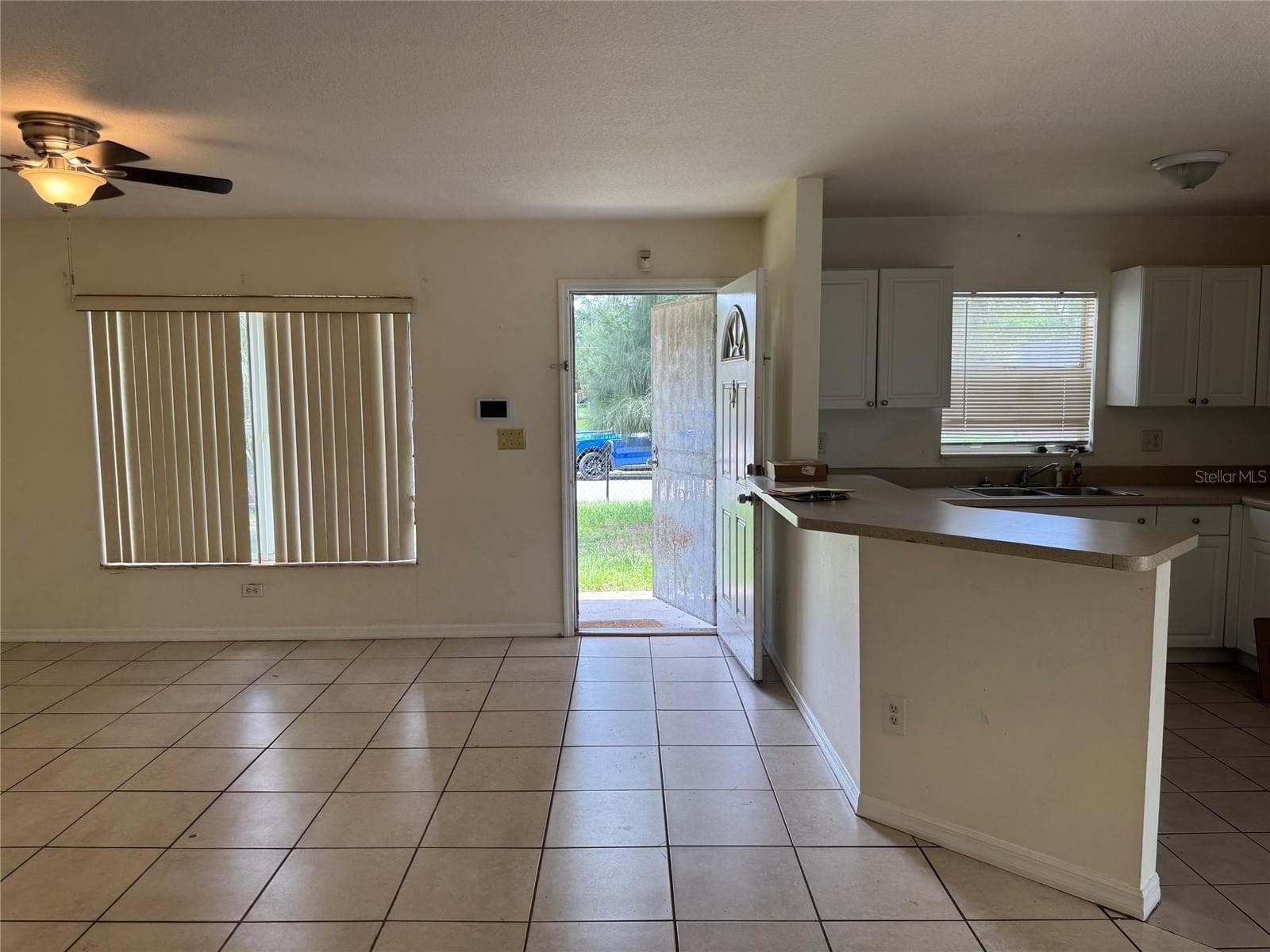 Single Family Residence at 2609 E EMMA ST, TAMPA, photo 3 of 18