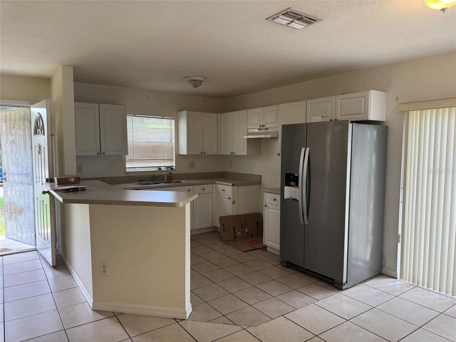 Single Family Residence at 2609 E EMMA ST, TAMPA, photo 4 of 18