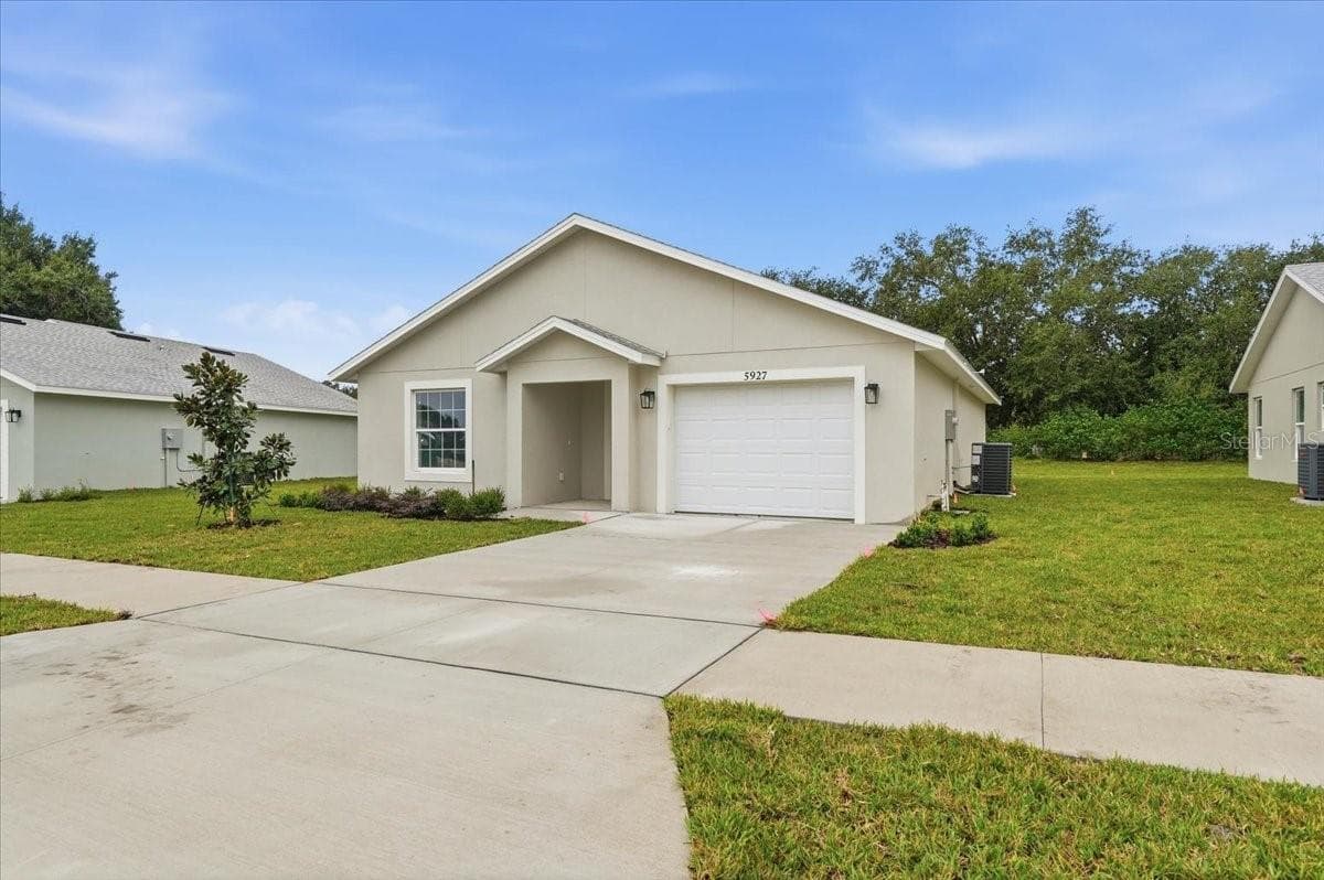 Single Family Residence at 5914 CORMORANT CT, LAKELAND, photo 2 of 17