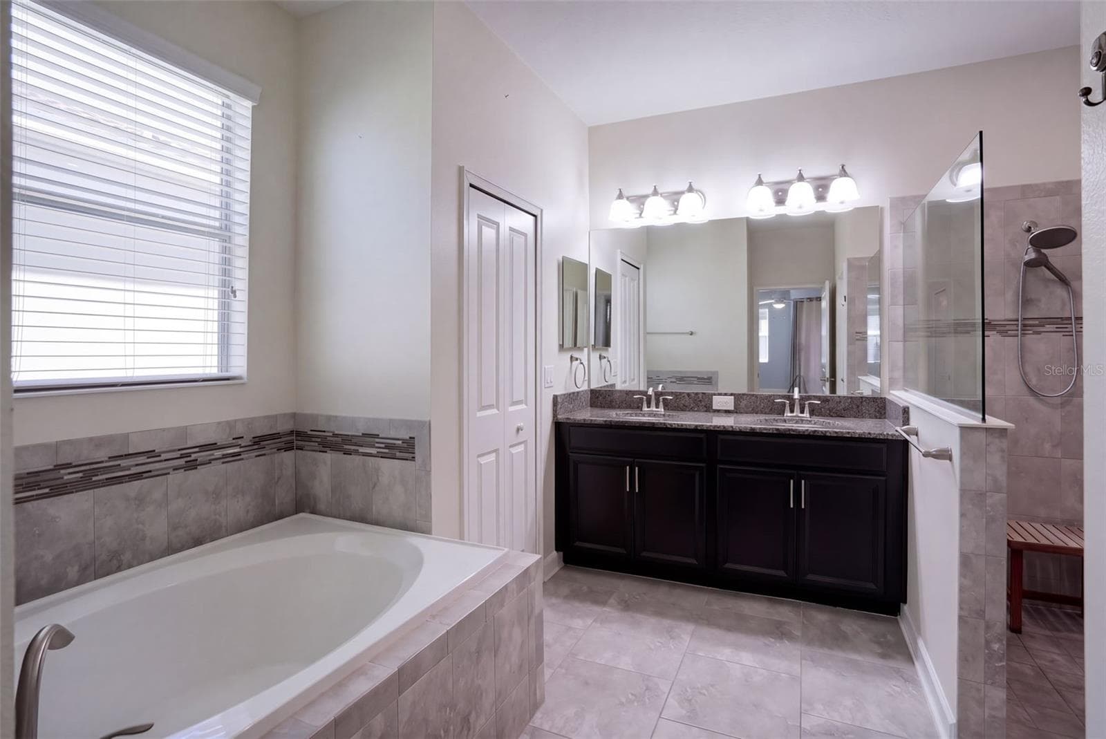 Primary bathroom - 3516 KINLEY BROOKE LN, CLERMONT