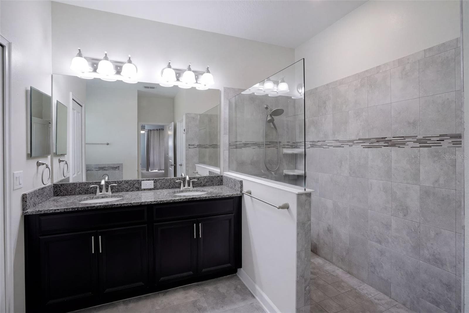 Primary bathroom - 3516 KINLEY BROOKE LN, CLERMONT