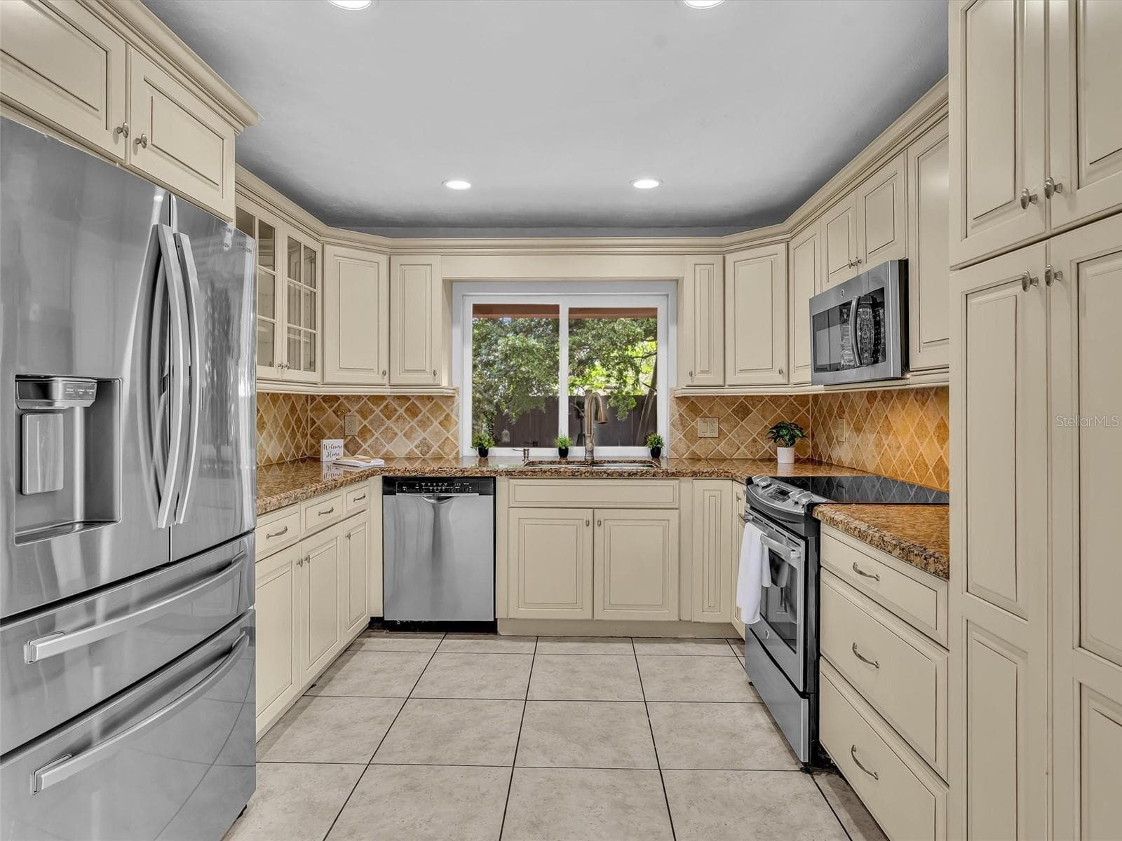 Granite counters and Stainless appliances - 5440 SW 155TH CT, MIAMI
