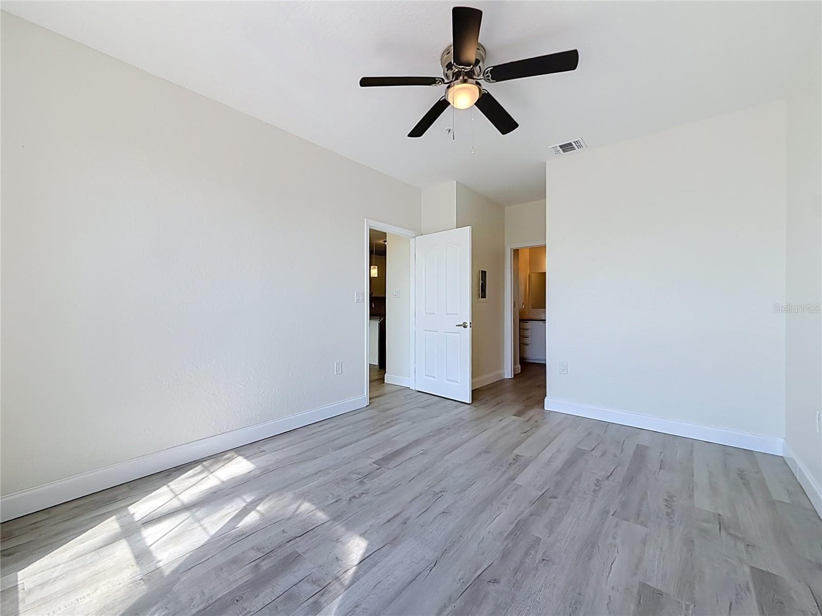 Condominium at 5000 CULBREATH KEY WAY #8-207, TAMPA, photo 32 of 67