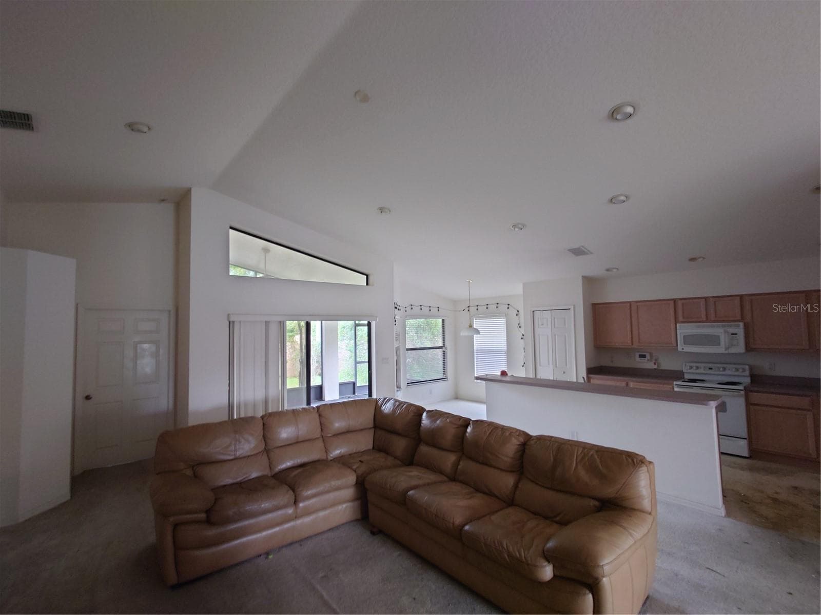 Single Family Residence at 9335 CREEKSIDE CT, HUDSON, photo 6 of 13