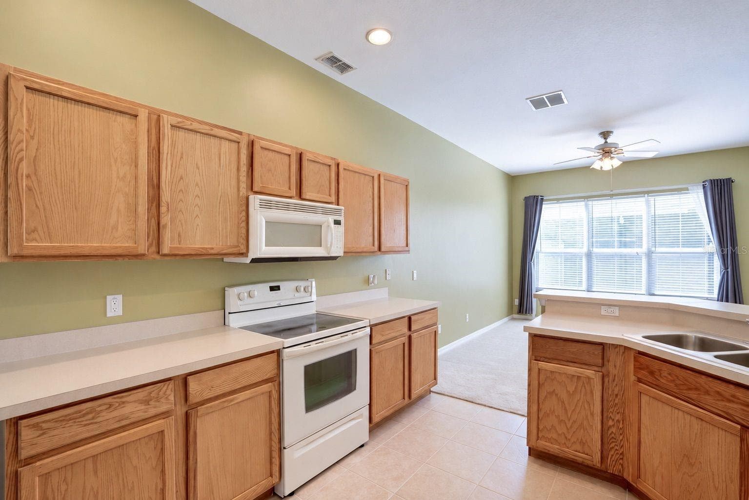 Townhouse at 4519 SUNSET LN, OVIEDO, photo 7 of 43