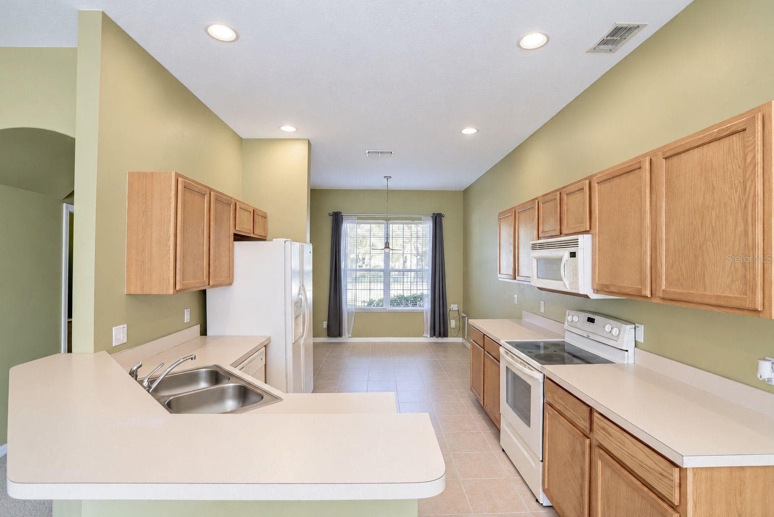 Townhouse at 4519 SUNSET LN, OVIEDO, photo 8 of 43