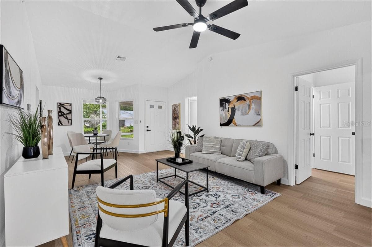 Single Family Residence at 32226 SUMMERTREE CIR, LEESBURG, photo 7 of 42
