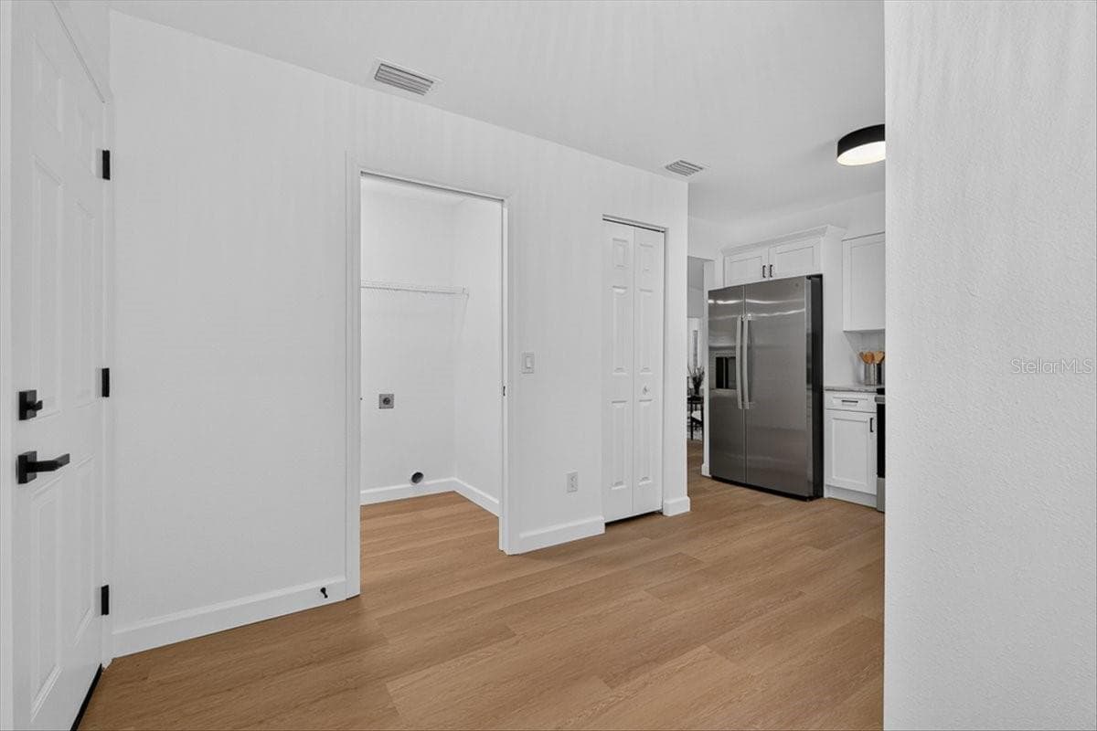 Single Family Residence at 32226 SUMMERTREE CIR, LEESBURG, photo 18 of 42