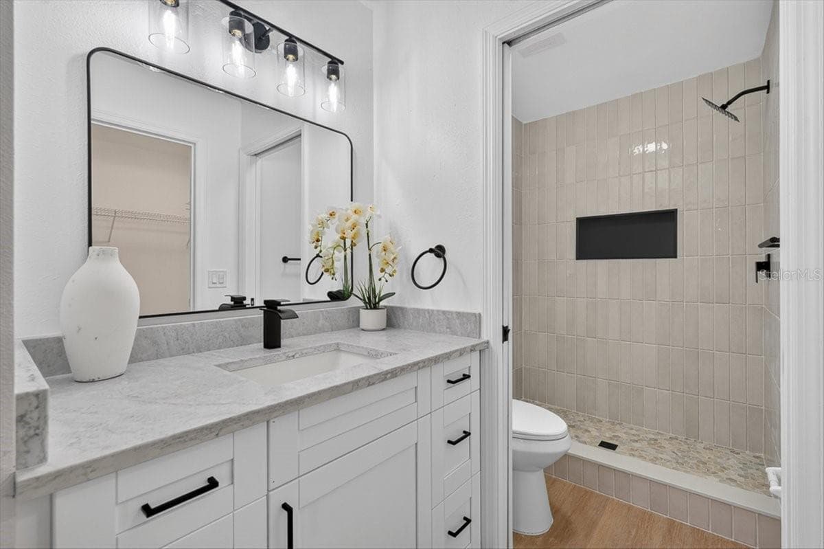Single Family Residence at 32226 SUMMERTREE CIR, LEESBURG, photo 24 of 42