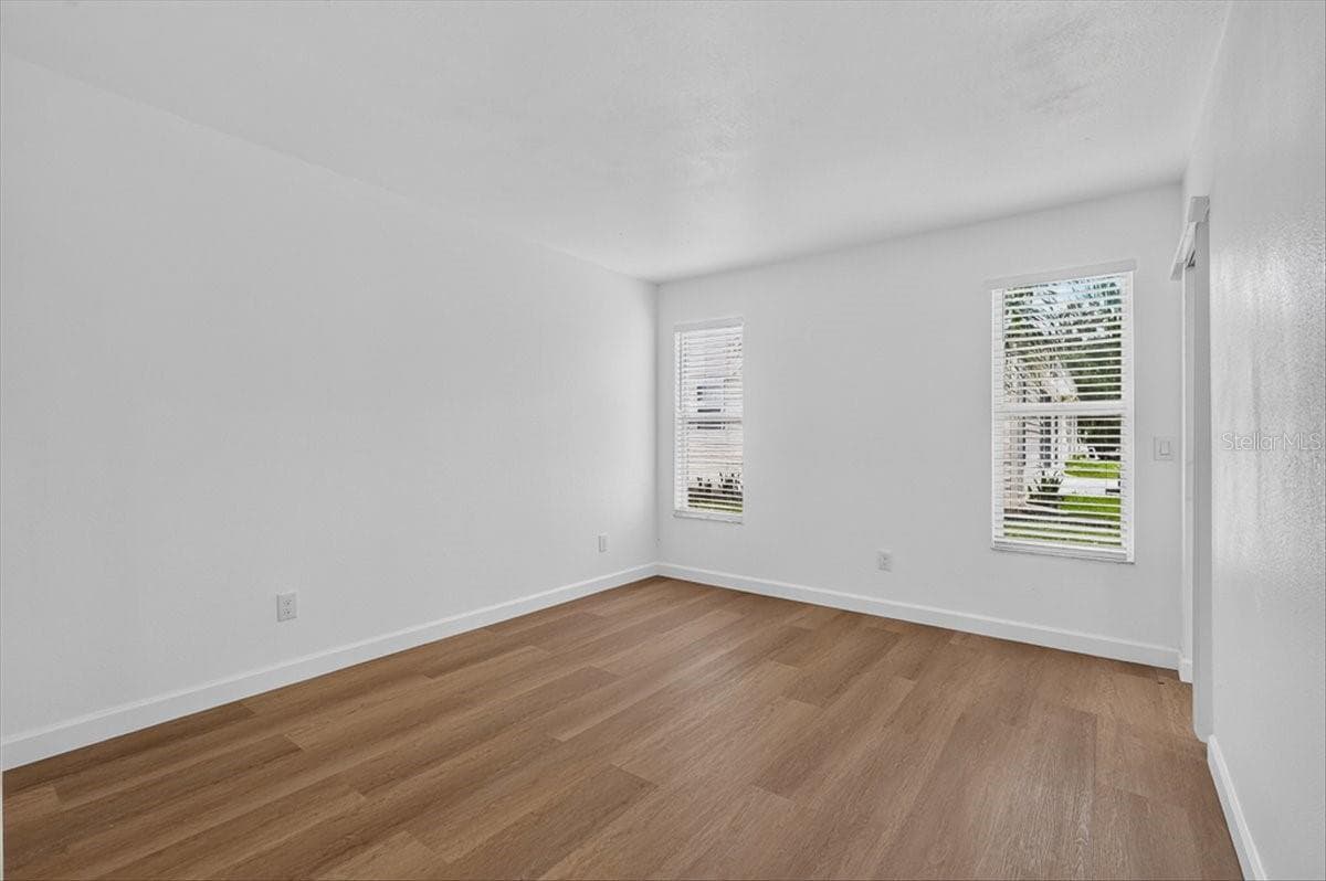 Single Family Residence at 32226 SUMMERTREE CIR, LEESBURG, photo 27 of 42