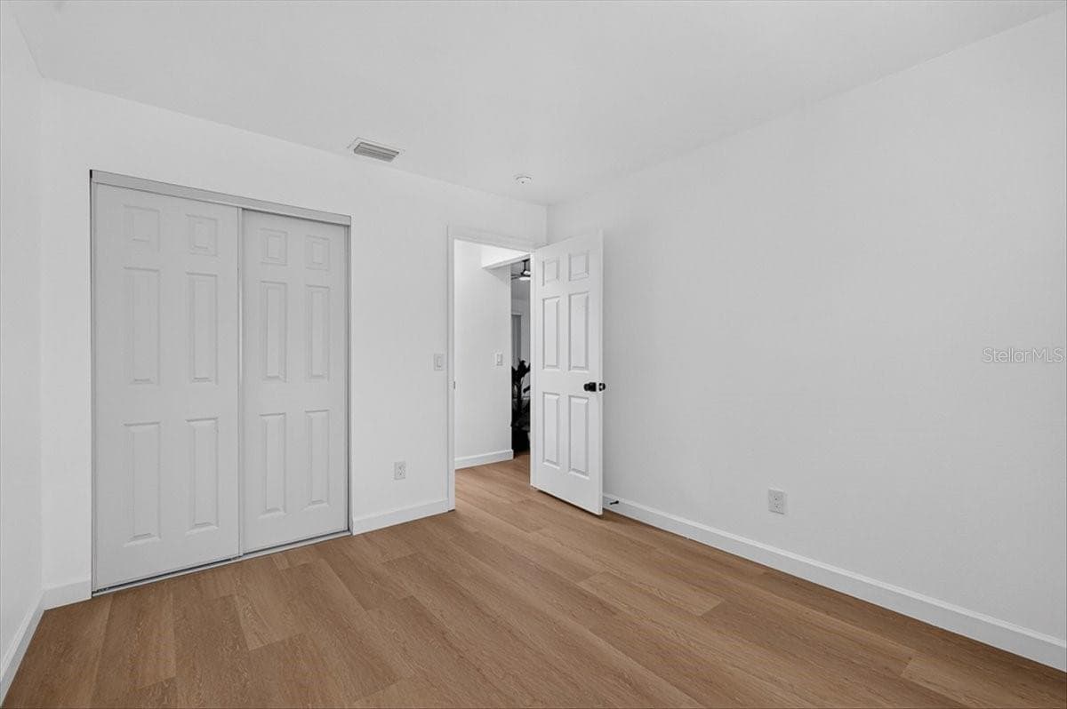 Single Family Residence at 32226 SUMMERTREE CIR, LEESBURG, photo 30 of 42