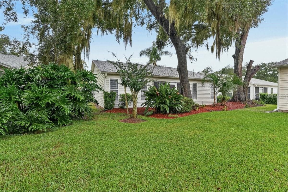 Single Family Residence at 32226 SUMMERTREE CIR, LEESBURG, photo 40 of 42