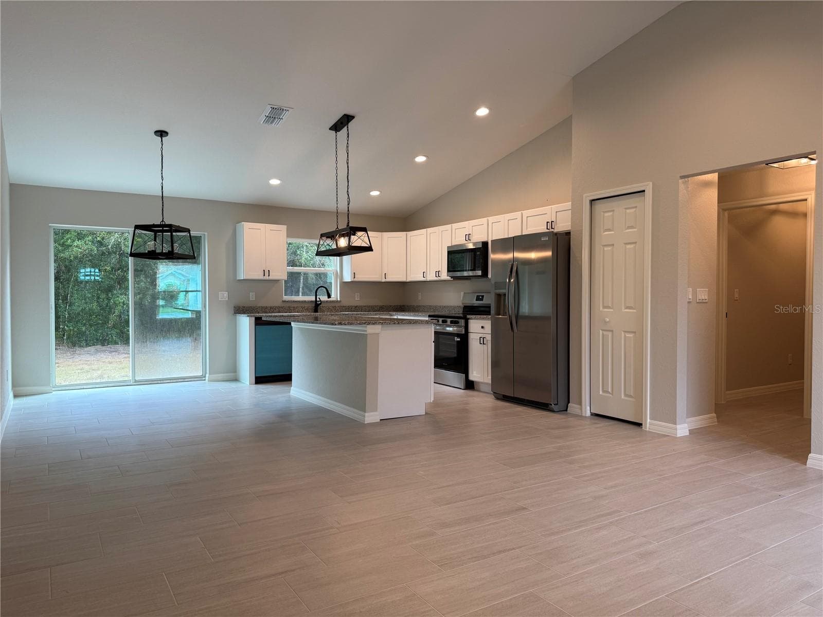 Single Family Residence at 68 LOCUST RUN RADL, OCALA, photo 3 of 13