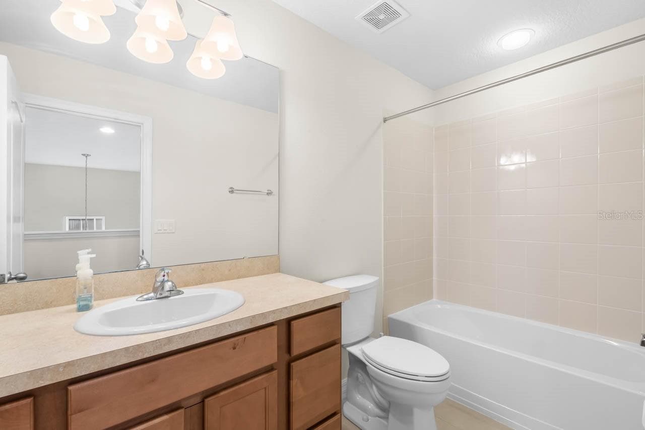 Guest Bath - 3031 OLD FULTON PL, BRANDON