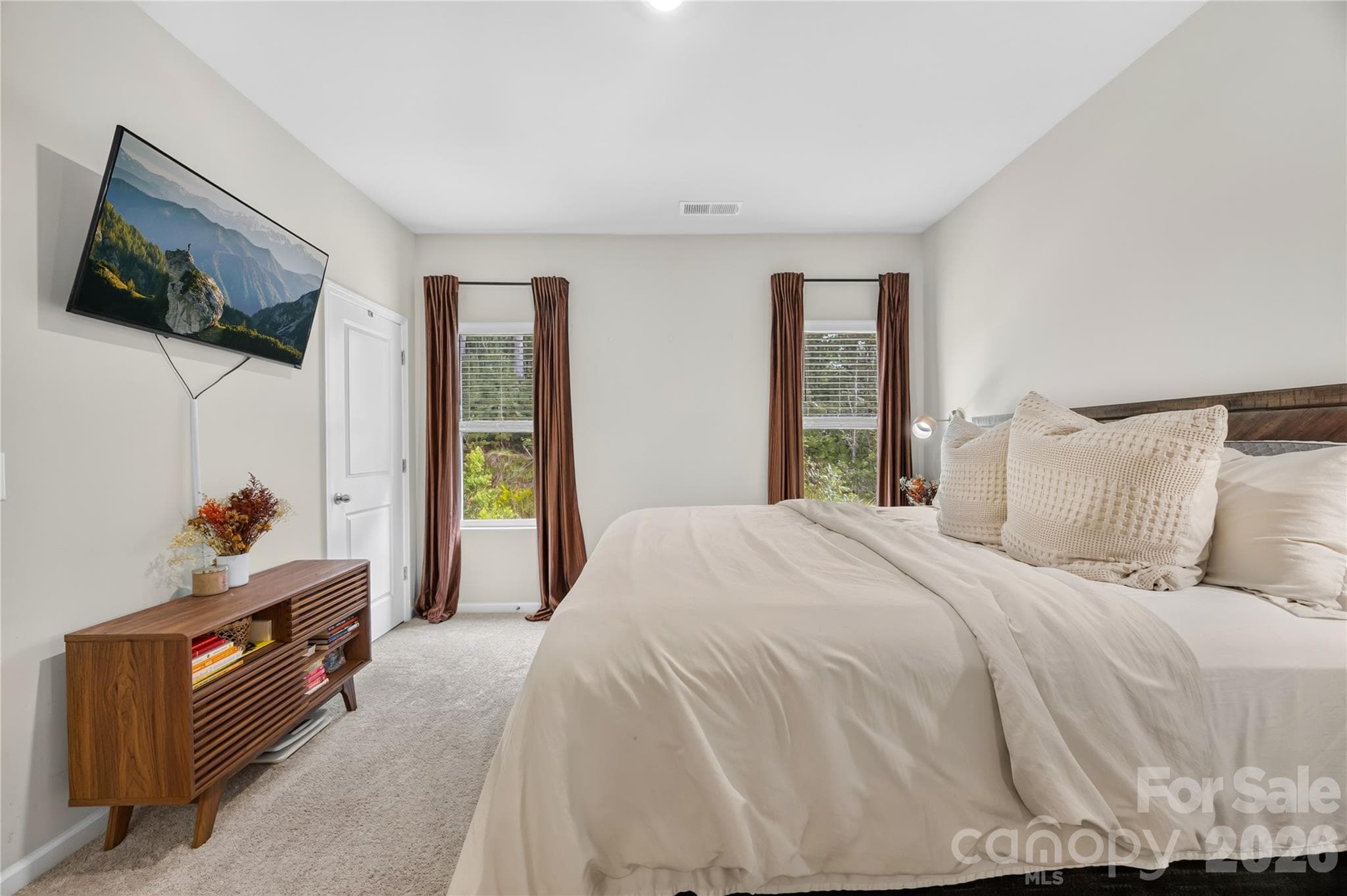 Townhouse at 610 Sweet Bonnie Lane, Belmont, photo 16 of 28