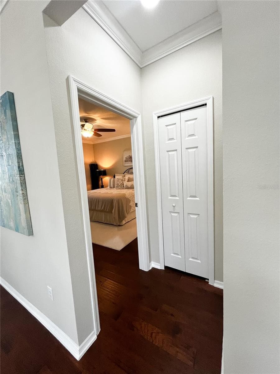 Linen Closet - 30348 LIPIZZAN TER, MOUNT DORA