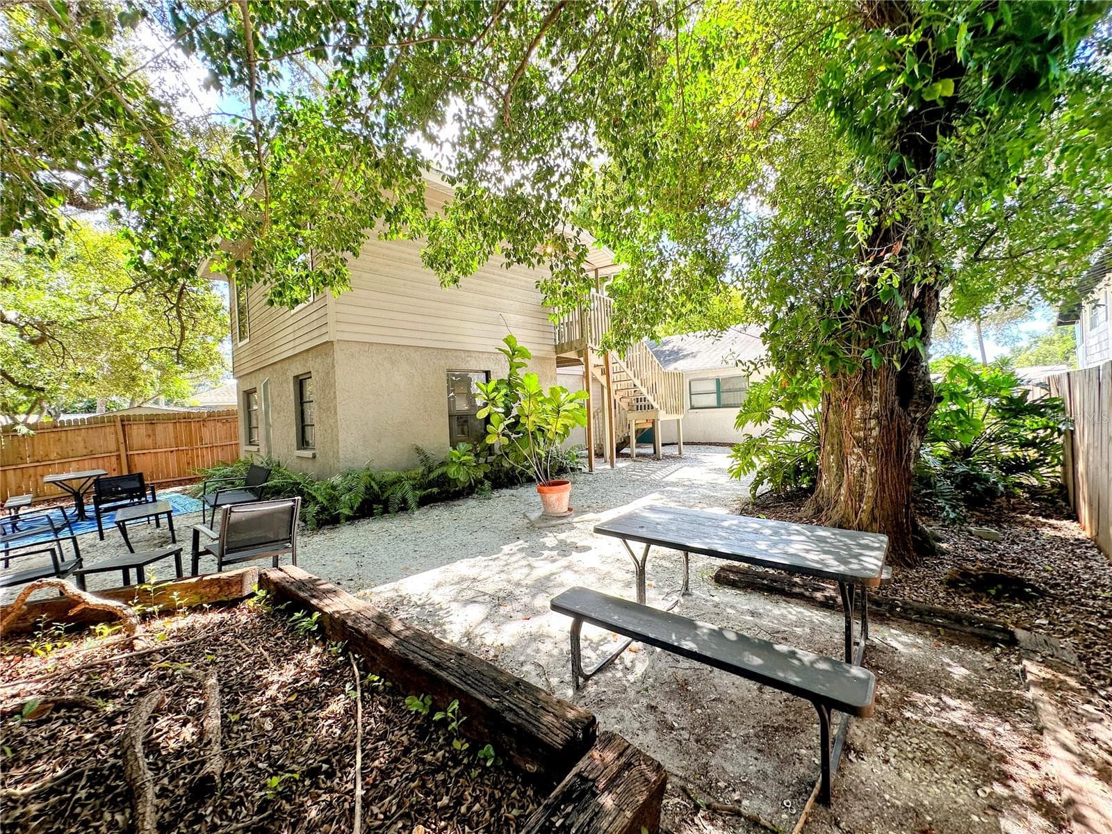 Duplex at 4711 HOLLINGSWORTH AVE, SARASOTA, photo 2 of 66