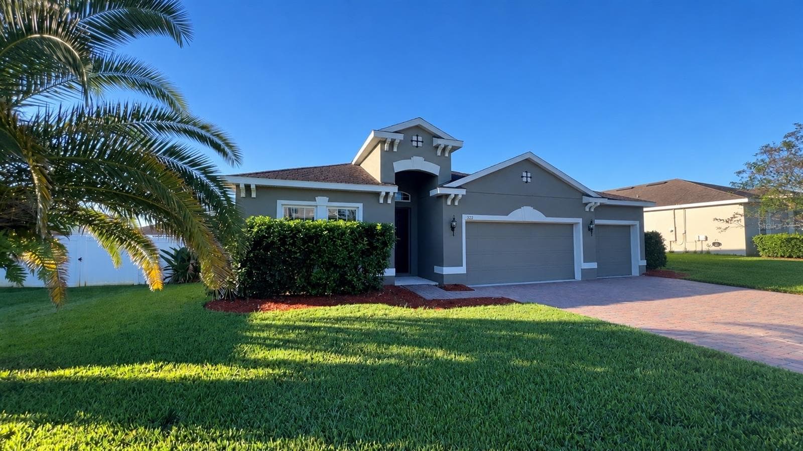 922 GLAZEBROOK LOOP