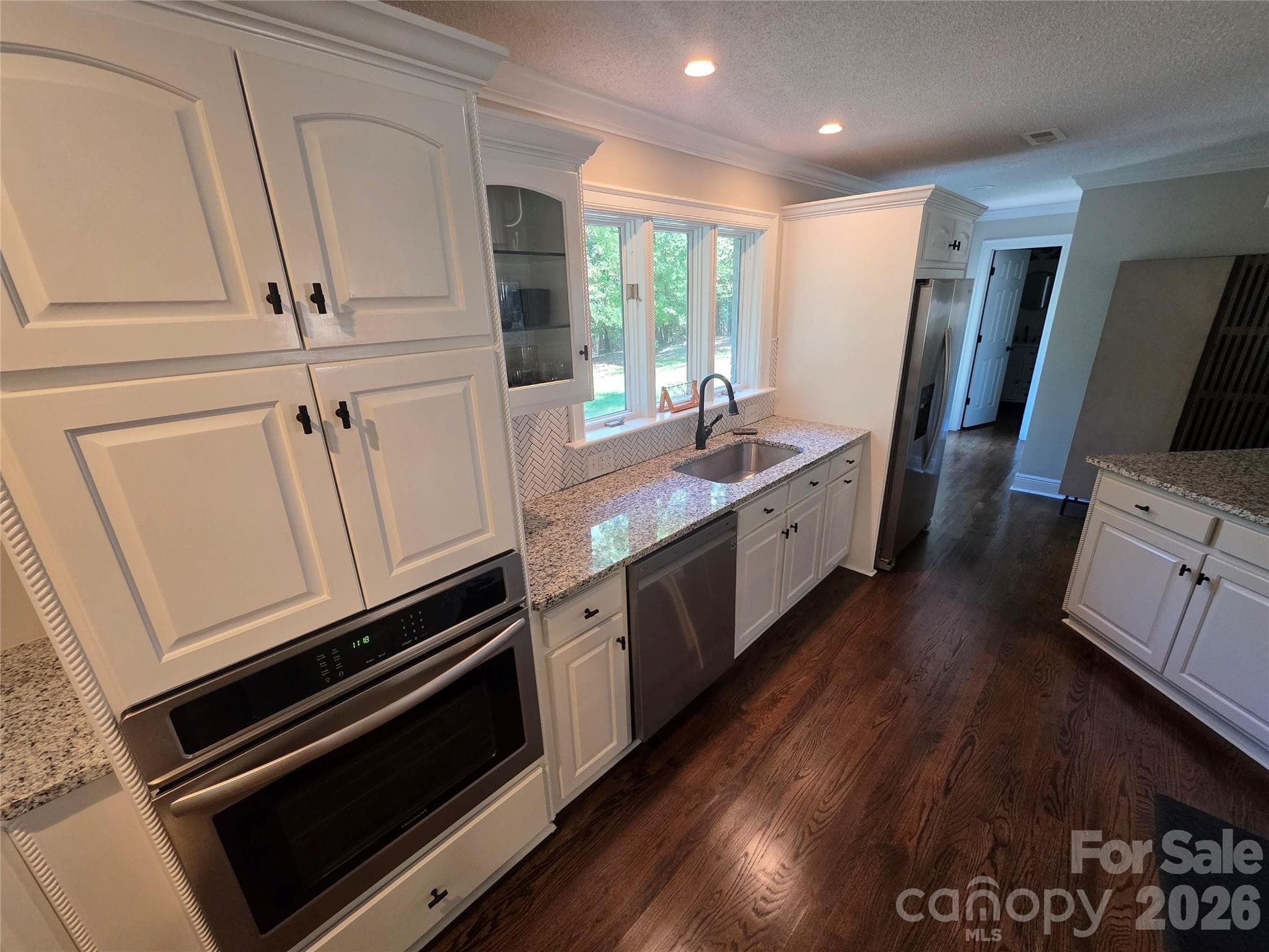 Single Family Residence at 570 Crestside Drive SE, Concord, photo 2 of 32