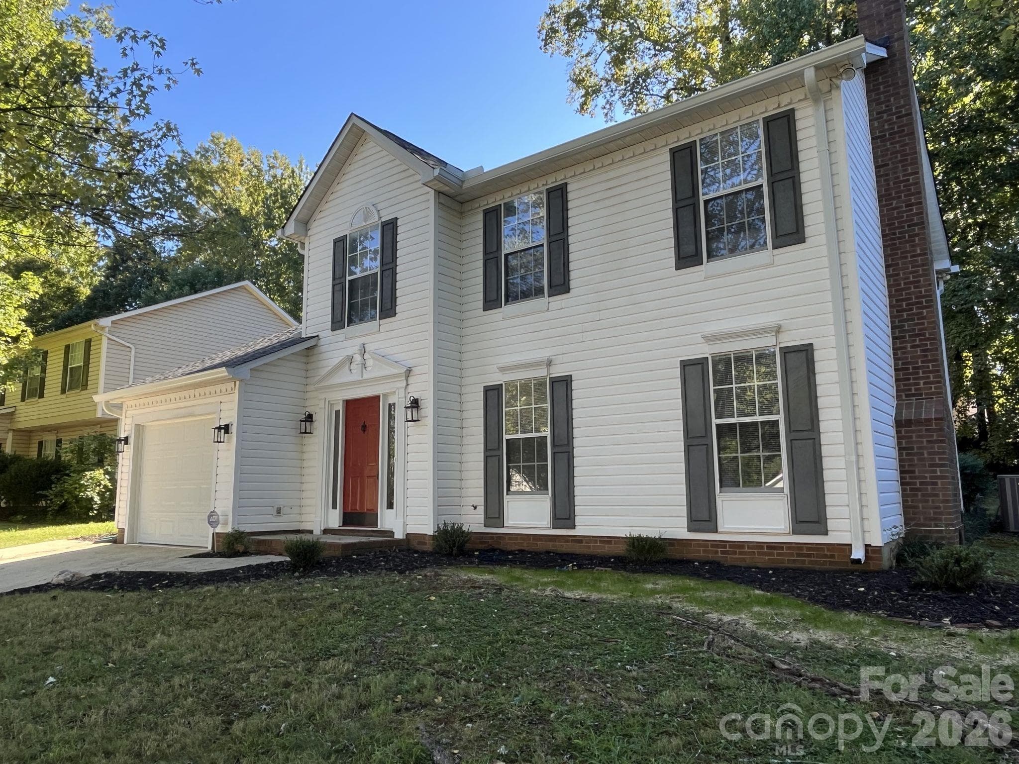 Single Family Residence at 5326 Groveton Court, Charlotte, photo 2 of 25