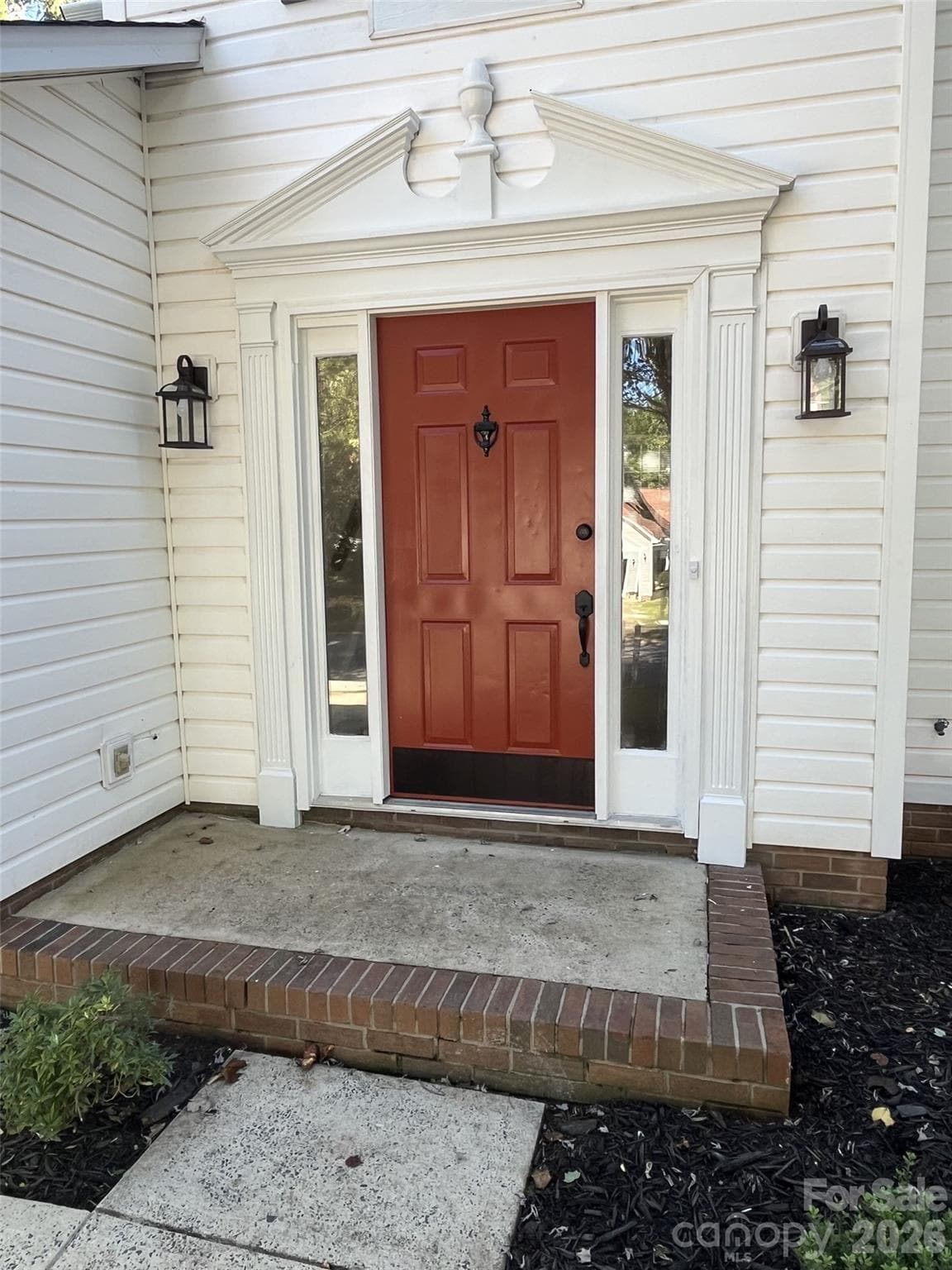 Single Family Residence at 5326 Groveton Court, Charlotte, photo 3 of 25