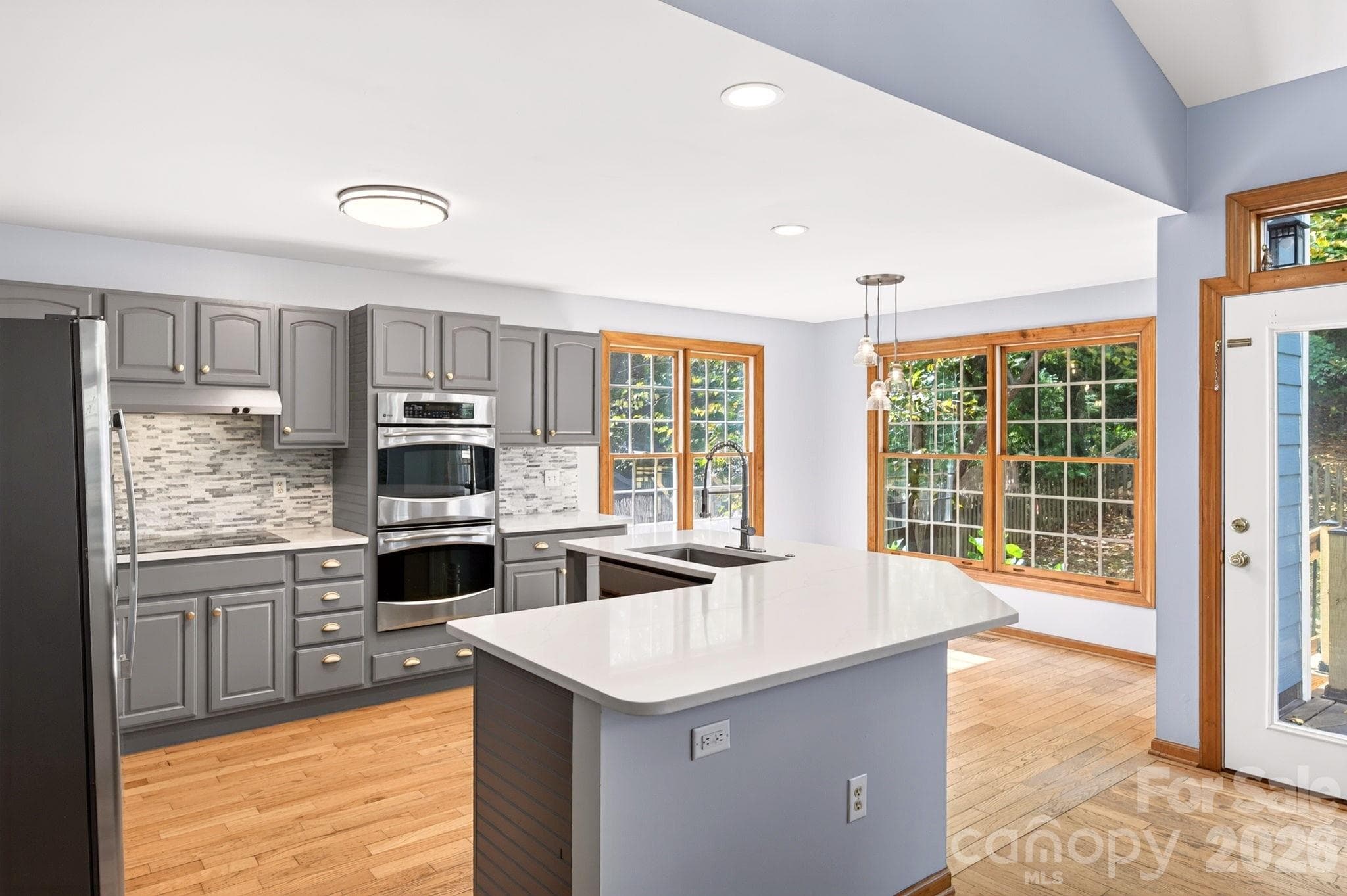 Single Family Residence at 16 Pinecroft Road, Asheville, photo 7 of 31