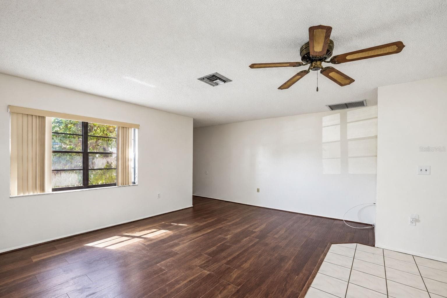 Single Family Residence at 10970 PEPPERTREE LN, PORT RICHEY, photo 2 of 42