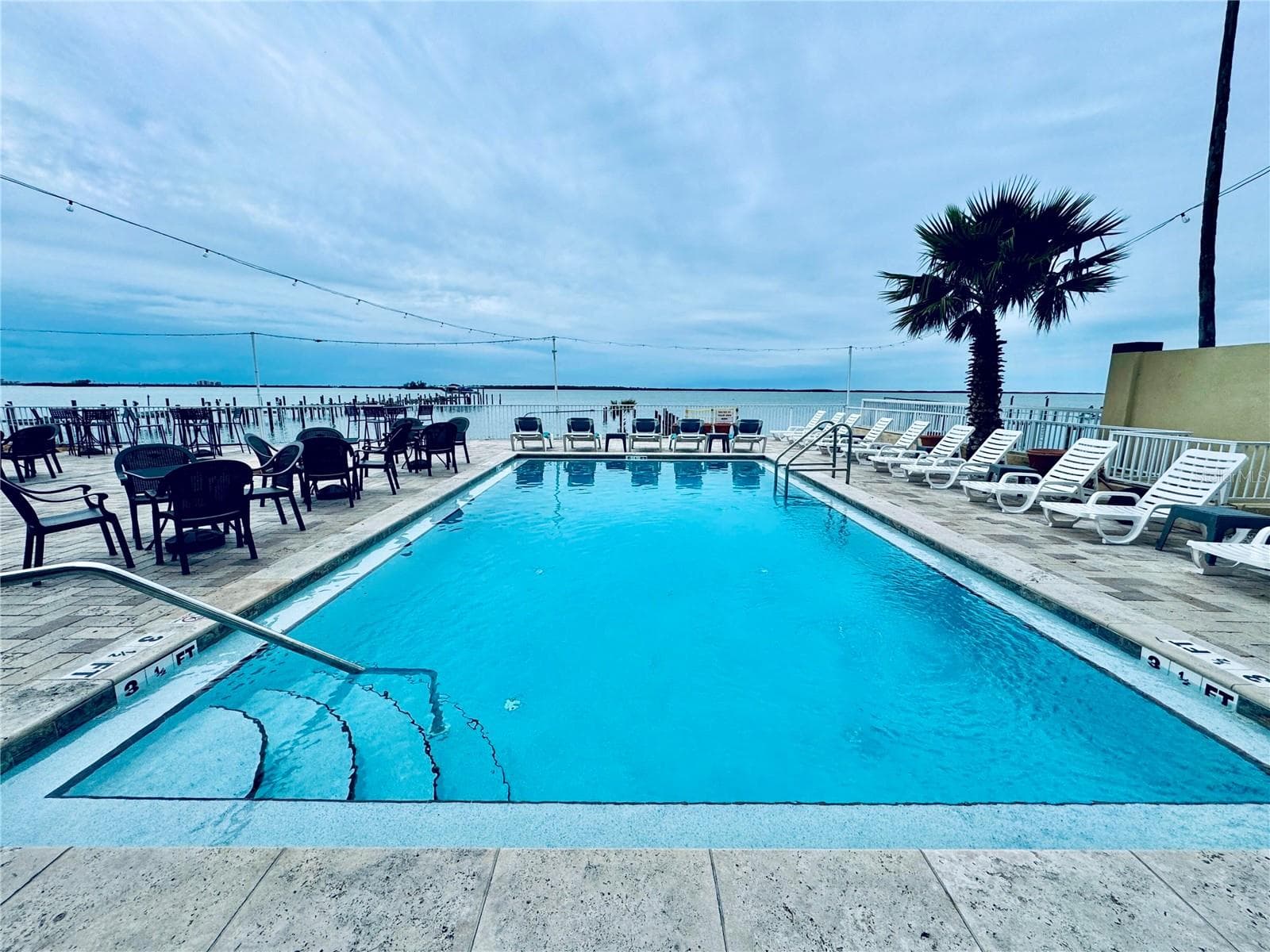 Condo - Hotel at 1420 BAYSHORE BLVD #309, DUNEDIN, photo 5 of 13