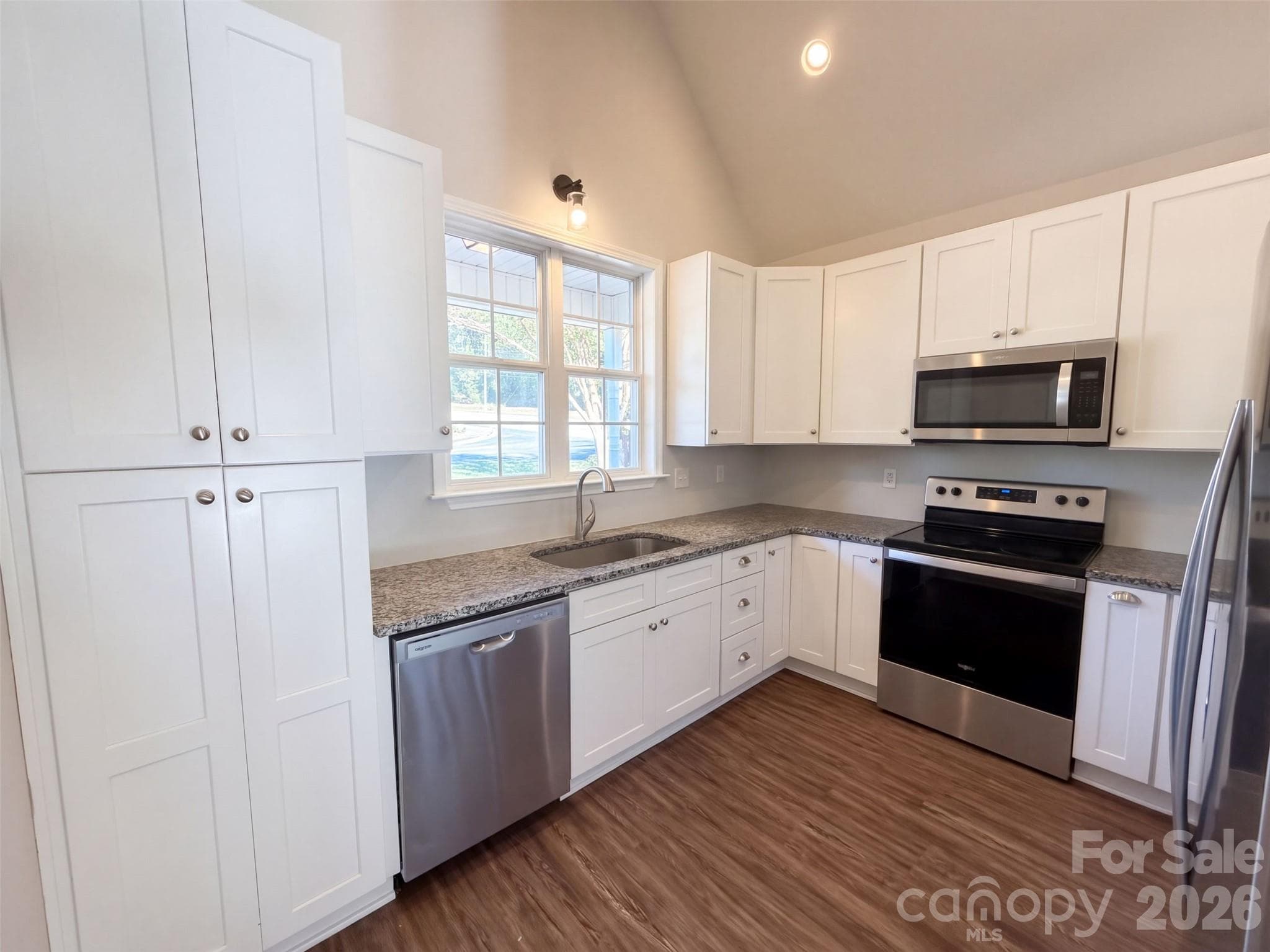 Single Family Residence at 2090 Audubon Drive, Rock Hill, photo 7 of 27