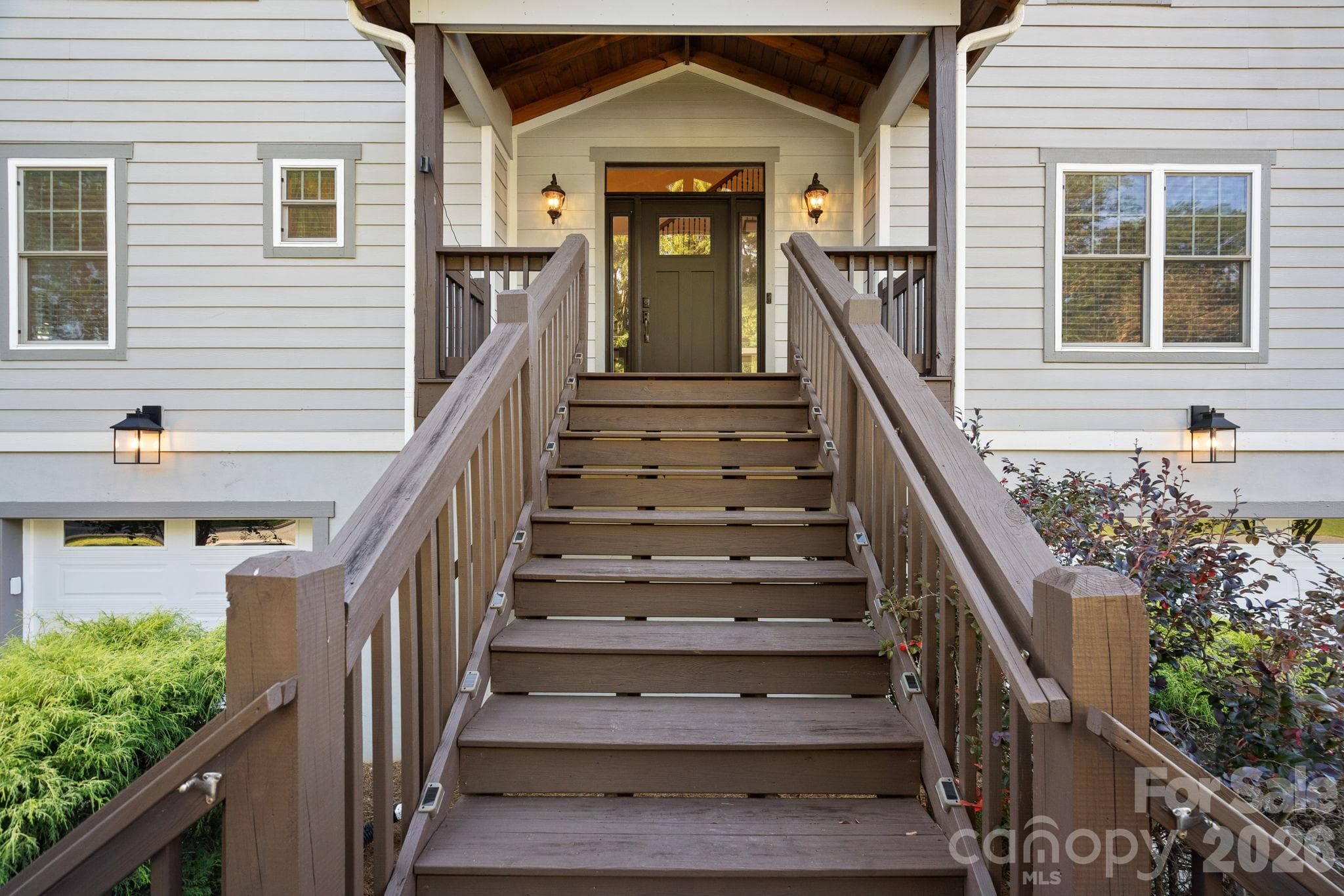 Single Family Residence at 1333 Riverside Drive, Charlotte, photo 4 of 48