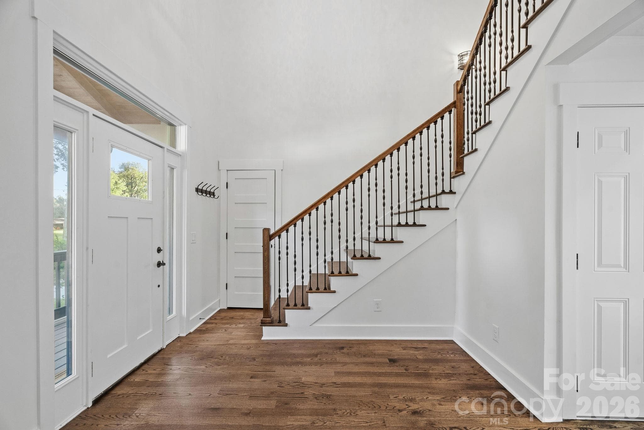 Single Family Residence at 1333 Riverside Drive, Charlotte, photo 5 of 48