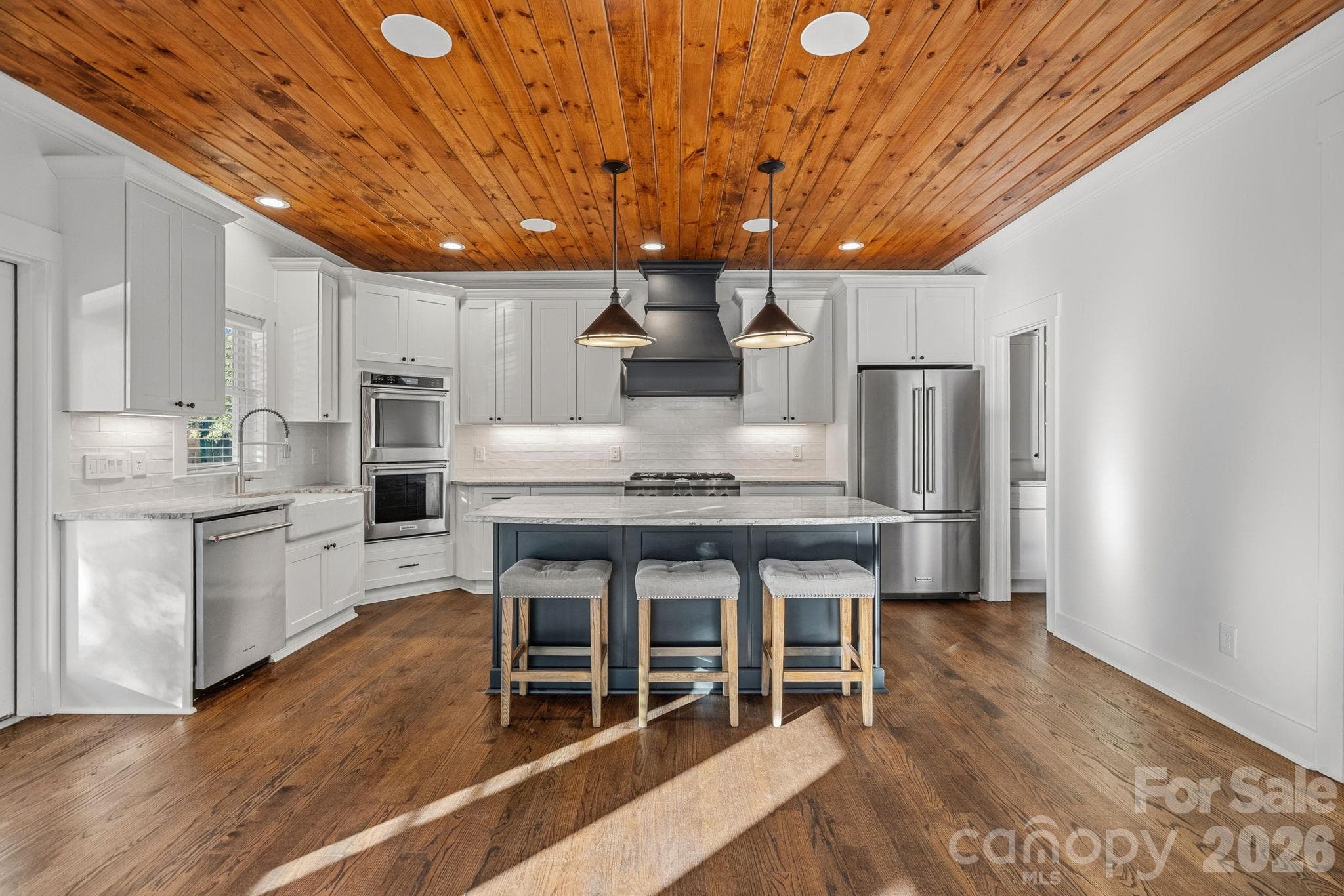 Single Family Residence at 1333 Riverside Drive, Charlotte, photo 10 of 48