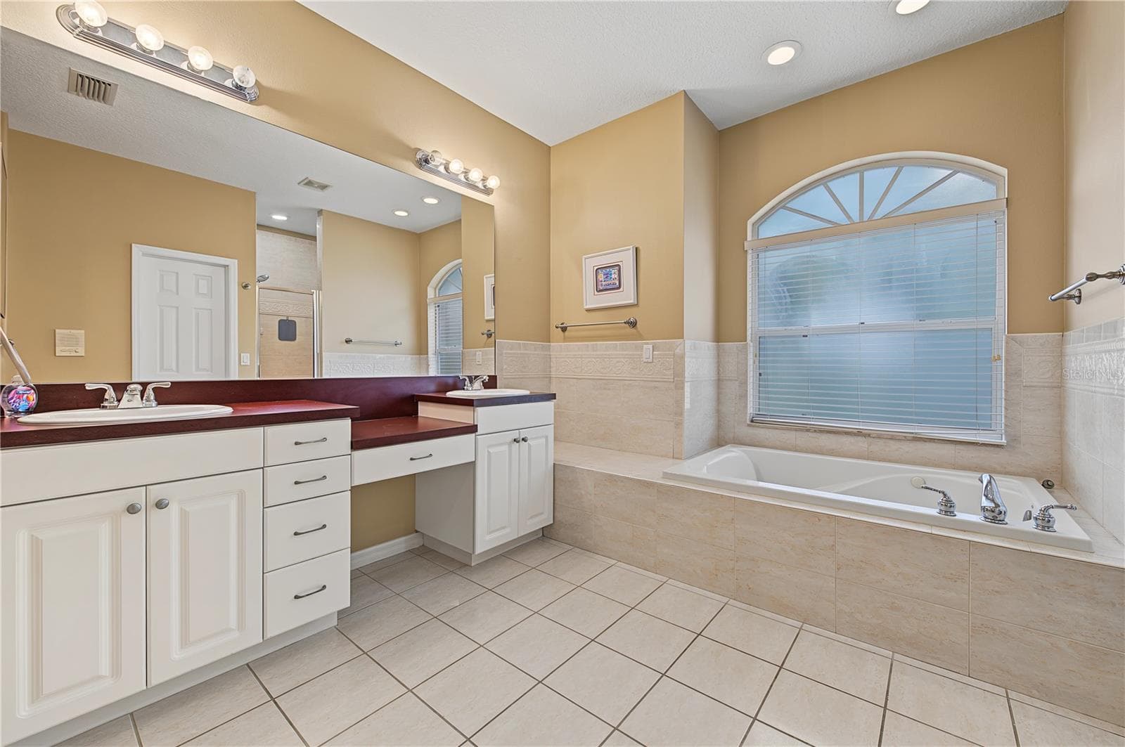 Master Bathroom, Double Vanities, tile flooring - 915 LAKE THOMAS LN, LUTZ