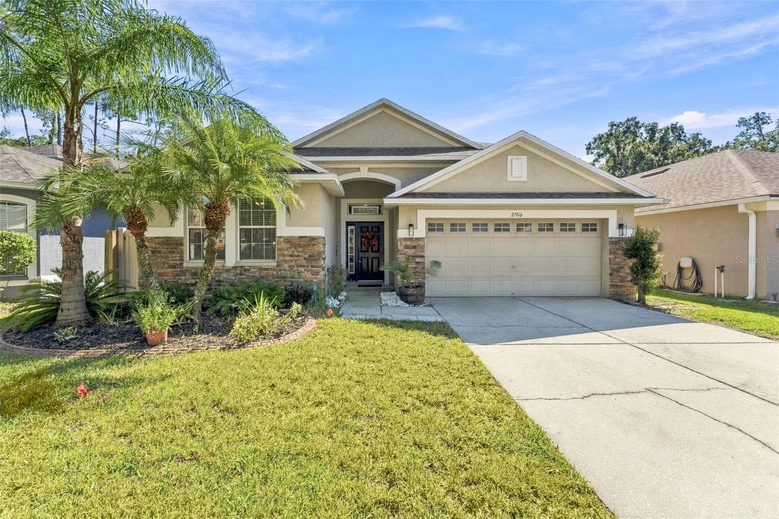 Single Family Residence at 21916 WAVERLY SHORES LN, LAND O LAKES, photo 4 of 78