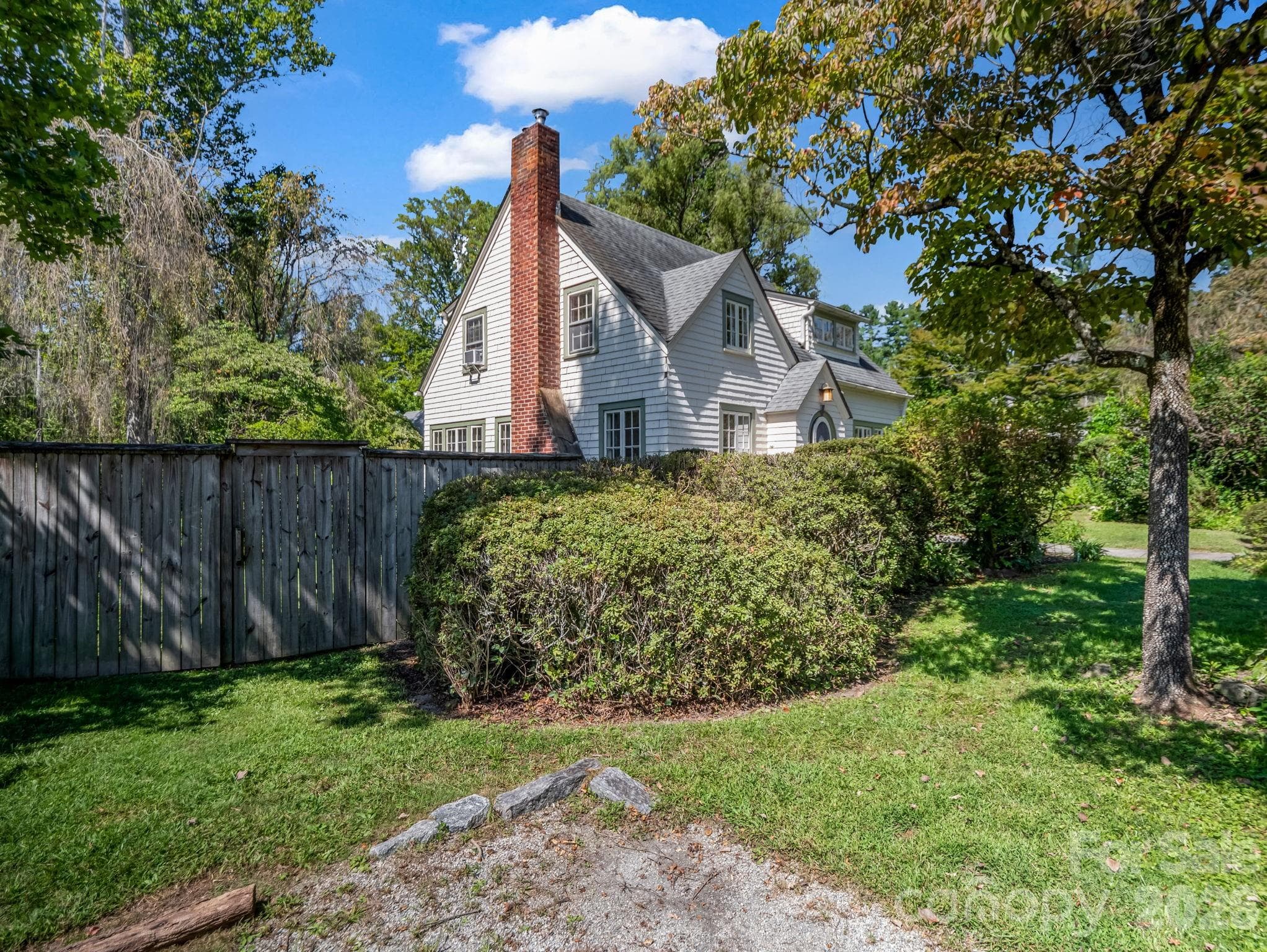 Left front - 323 Blythe Street, Hendersonville