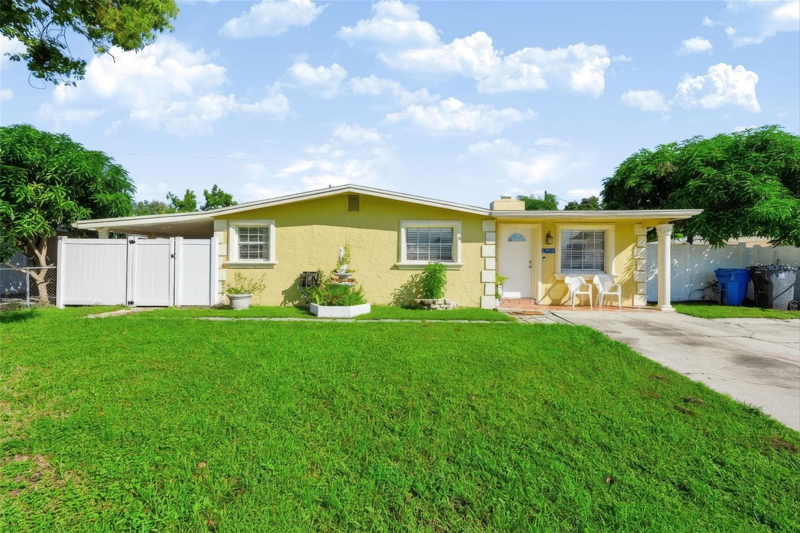 Single Family Residence at 4515 W NORTH ST, TAMPA, photo 2 of 17