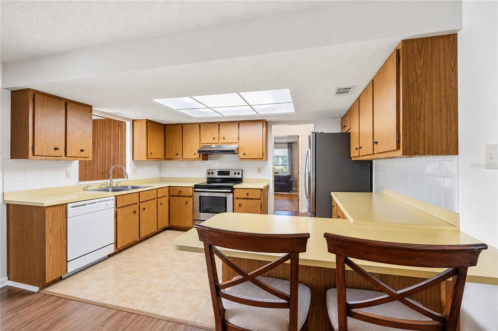 Kiktchen - 22199 LANCASTER AVE, PORT CHARLOTTE