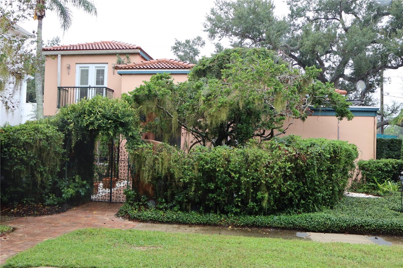 1630 BONITA LN