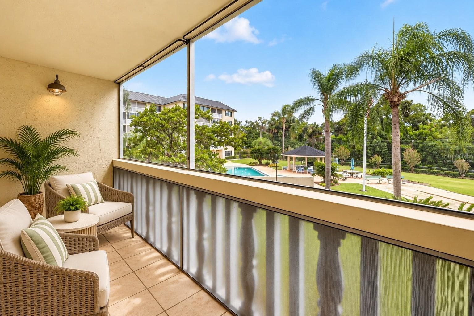 Virtually staged and renovated - 101 N GRANDVIEW ST #111, MOUNT DORA
