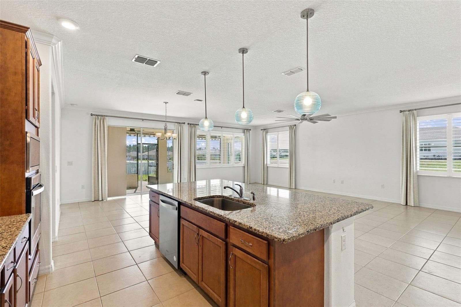 Kitchen Island - 10378 SW 96TH LOOP, OCALA